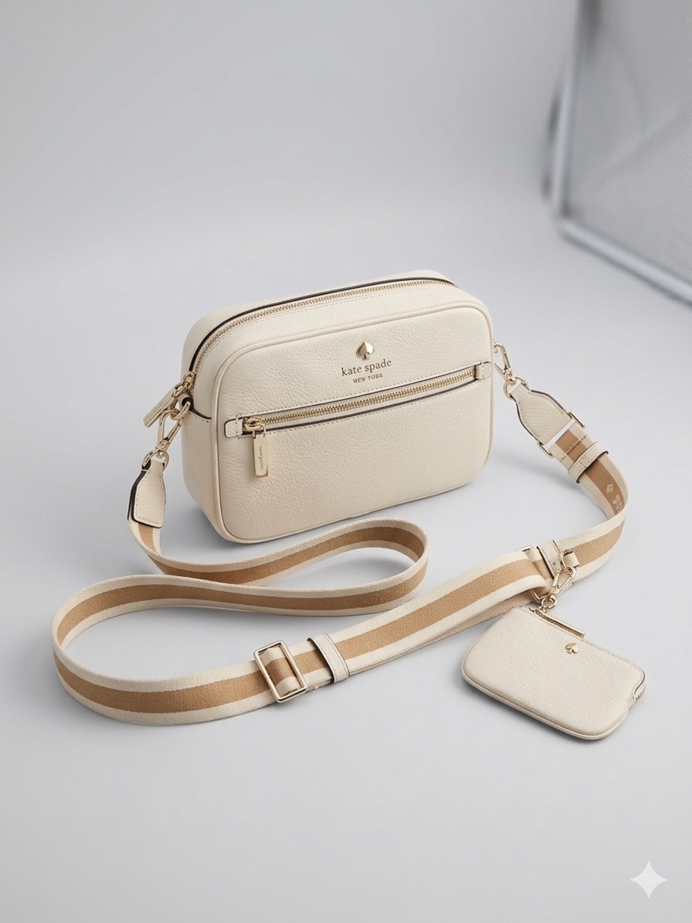 EUC! Kate Spade Cream Leather Crossbody Bag